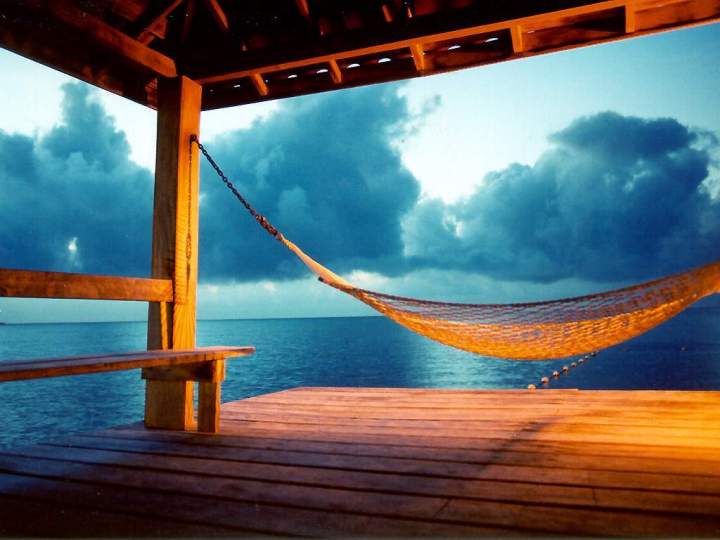 tropical-beach-hammock-3